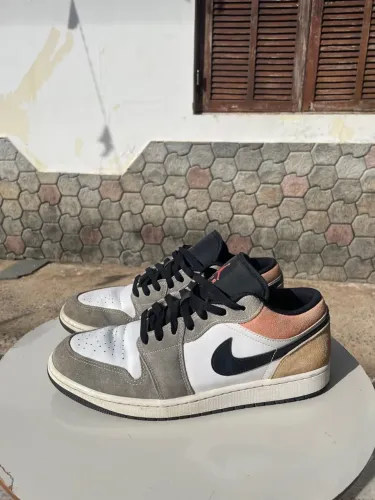 Air Jordan 1 Low