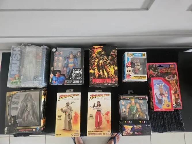 Figuras de ação diversas Mafex Neca Hasbro Jada Mcfarlane