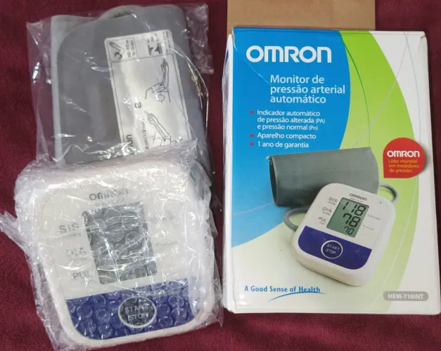 Monitor de pressão Omron automático
