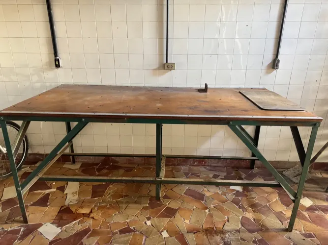Mesa industrial de compensado naval