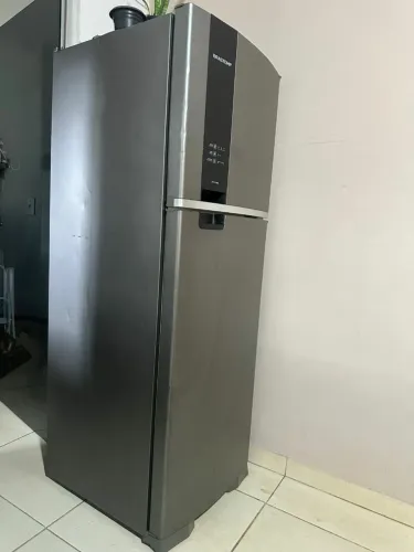 Geladeira 375 litros, plotada, funcionando tudo perfeitamente. Detalhes d<br>Coloquei de 1500