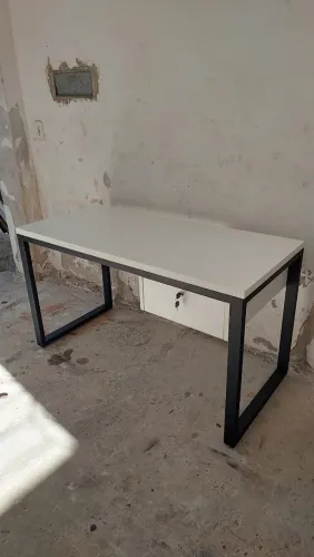 Mesa Industrial escritório com gaveta 