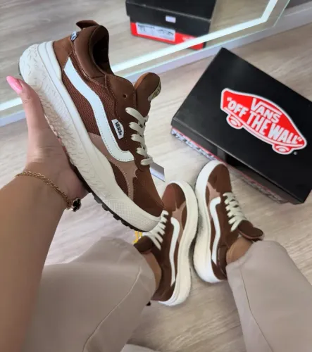 Tênis Vans Marrom - Conforto e Estilo