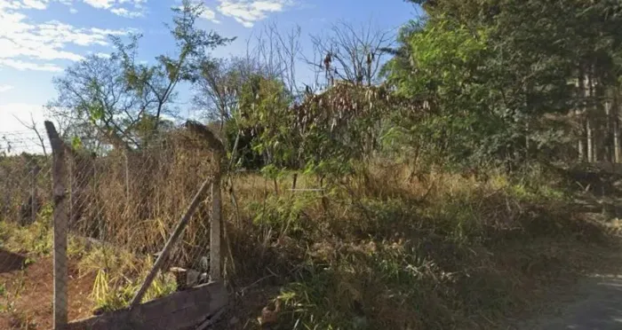 Alugo terreno chácara de 1052m2 cercado e plano, ideal para hortas, cultivos, etc