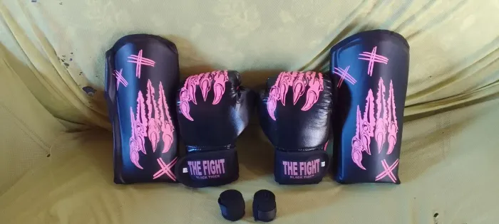 Kit Artes Marciais Black Tiger - Luvas (12onça) e Caneleiras