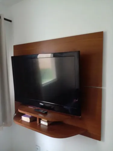 Rack para TV com prateleira