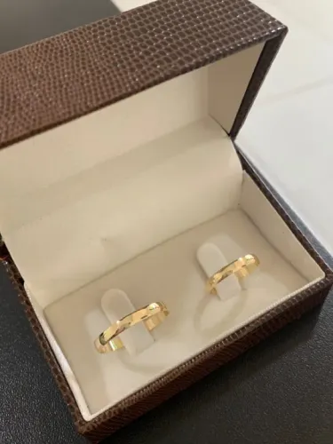 Par de Alianças de Ouro 18k