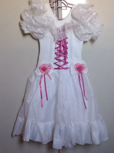 Vestido Branco Infantil com Detalhes Rosa