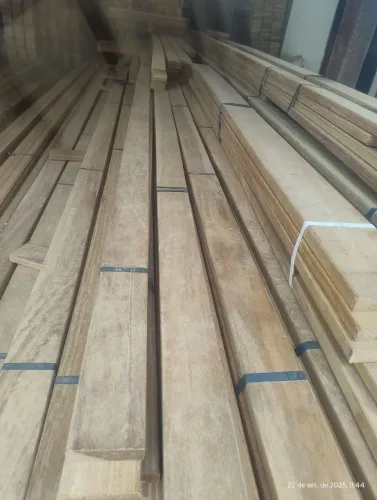 Vende-se decks Ypê comercial