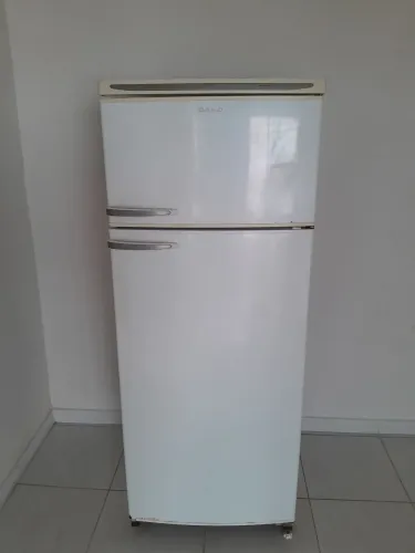 Geladeira 220w