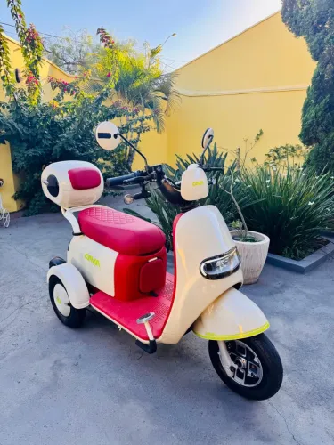 Triciclo Elétrico CAVA T3 | Apenas 1 km | Estado de Zero | Sem CNH
