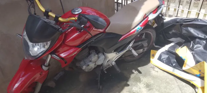 Estou vendendo essa linda CB 300
