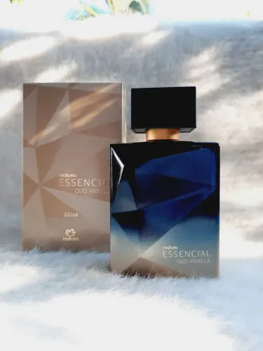 Perfume Masculino Essencial Oud Vanilla Natura