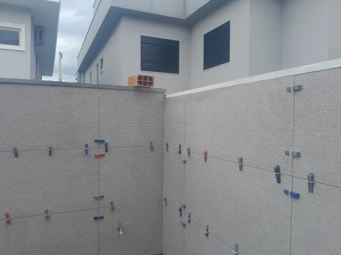 Pedreiro revestimento piso etc..$ 70 m2