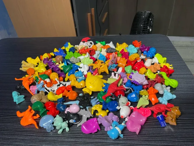 Lote de Gogos e Miniaturas Kinder ovo