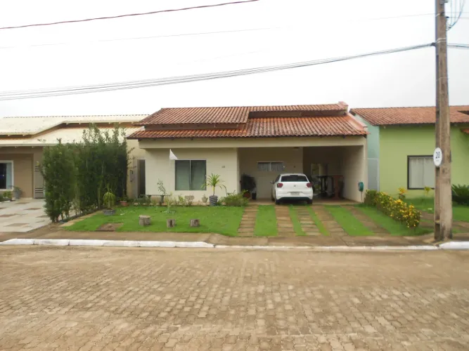 EXCELENTE CASA AMPLIADA EM CONDOMÍNIO, 04 QUARTOS.