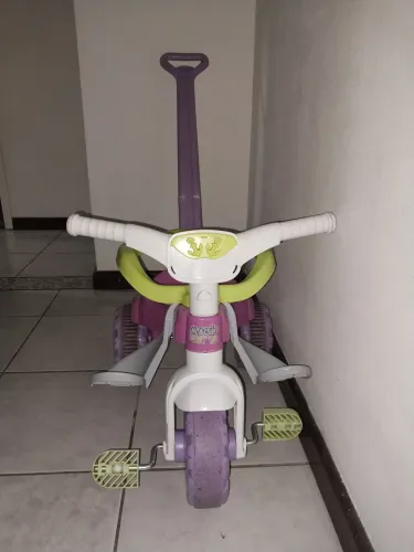 Vende-se motinha velotrol feminino marca Magic Toys