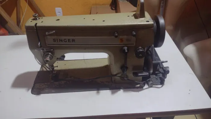 Maquina de costura reta industrial SINGER mod. 20U