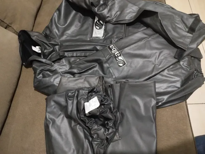 Vendo conjunto de chuva motoqueiro