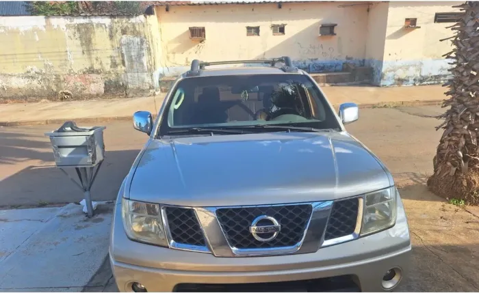 Nissan Frontier LE CD 4X4 2.5 TB Diesel Aut. 2010