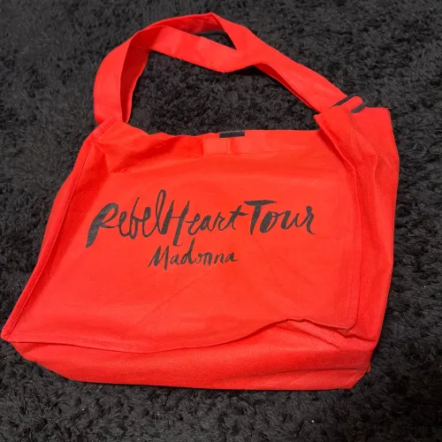 Livro Madonna Rebel Heart Tour Vip