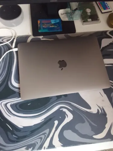 Macbook M1 8gb ram 256 SSD