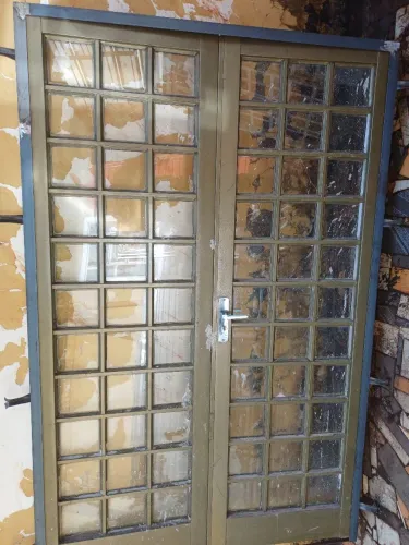 Porta de Ferro fixa com batente