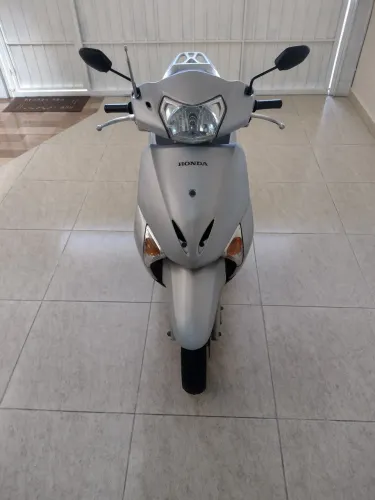 Honda lead