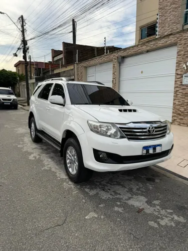 Toyota Hilux SW4 SRV D4-d 4X4 3.0 TDI Dies. AUT 2013