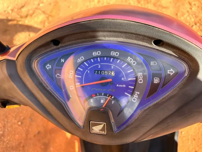 Moto impecável, só pegar e andar