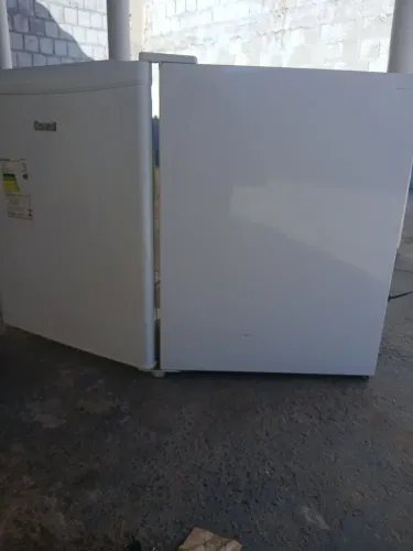  Vendo Frigobar Consul 76 litros, modelo CRC08CB com gaveta multiuso 