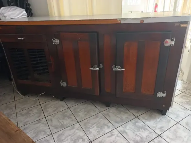 Freezer Antigo de Madeira - Peça Rara