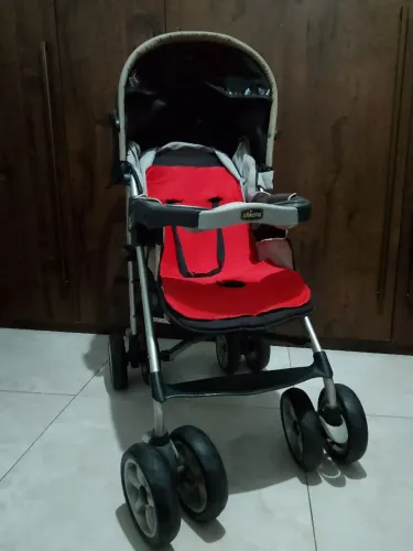 Carrinho de Bebê e Chiqueirinho
