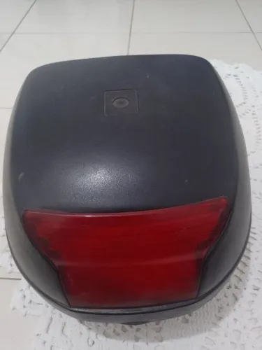 Vendo baú 28L