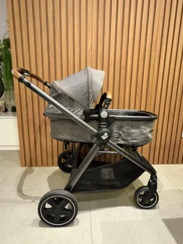 Carrinho de bebê Máxi-Cosi + Bebê conforto