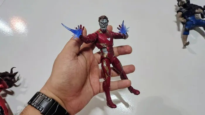 Homem de Ferro - Marvel Zombies - Marvel legends