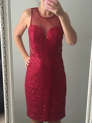 Vestido Vermelho em Paetê