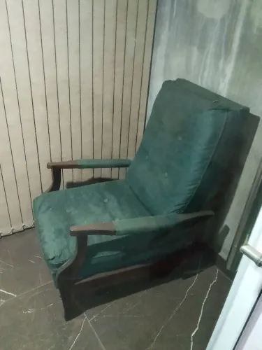 Vende se móveis antigos
