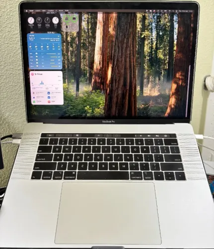 MacBook Pro 15" 2019 i9 8 núcleos 16GB 512GB