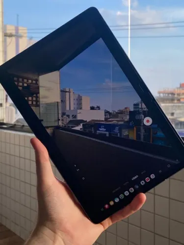 Tablet Samsung Galaxy Tab S10 FE com Capa e Caneta S Pen 8GB RAM 128GB