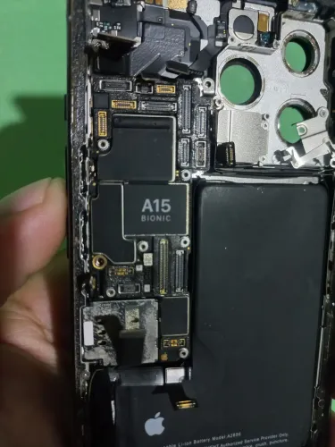 Vendo placa do iPhone 13 pro pra swap ?