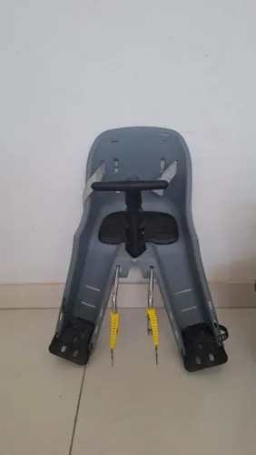 vendo cadeirinha de bicicleta para crianço de 1 a 3 anos suportantando ate 15 kg