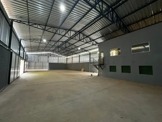 Galpão em Condomínio - 670 m²