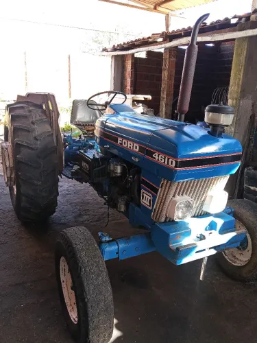 Trator Ford 4610