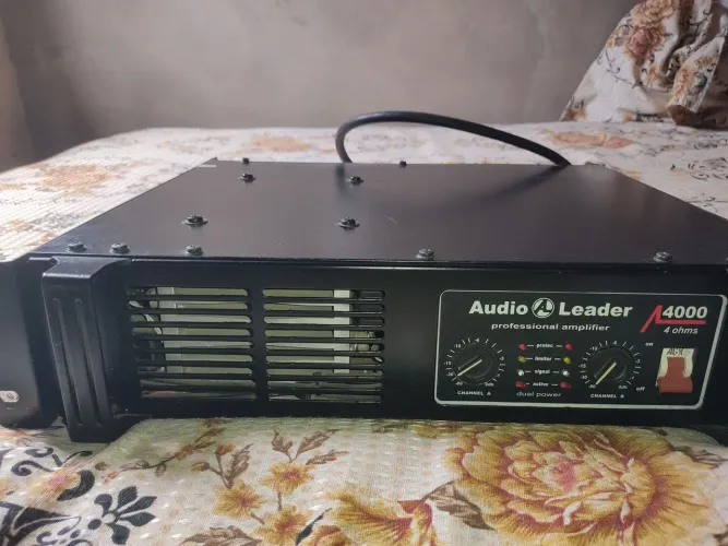 Amplificador áudio leader