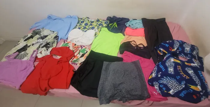 Roupas femininas P e M (maioria P)