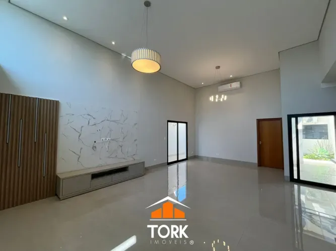 Linda casa no Condomínio Porto Seguro!