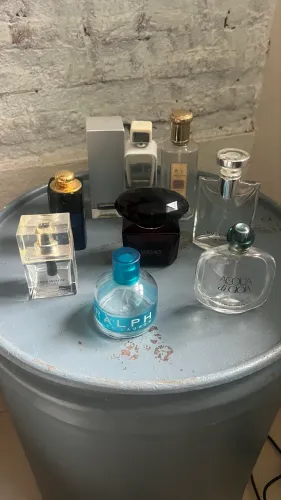 Kit com 9 frascos vazios de perfumes masculinos