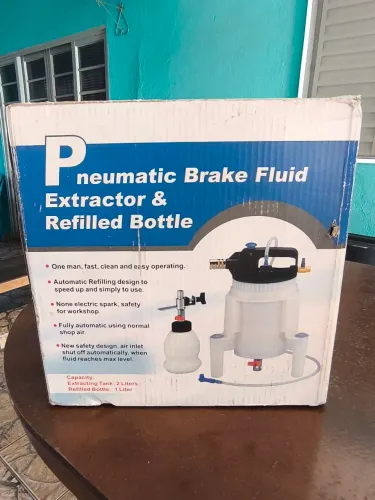 Extrator Bomba Pneumática para Sangria de veículos Freio a Vácuo Delta DT-SGF02 2L 