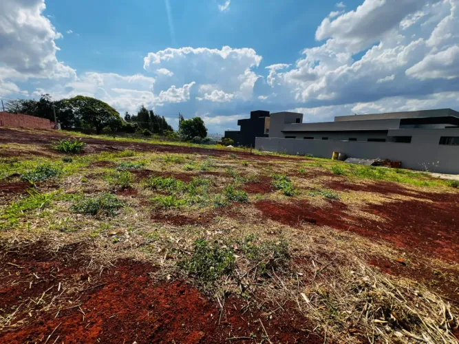 Terreno de 250m² à venda em condomínio - Quinta da Mata